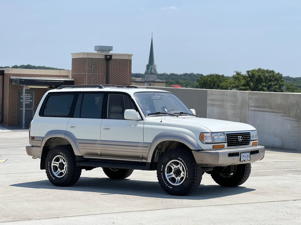 1996 Lexus LX 1st Gen - Image 18 of 31