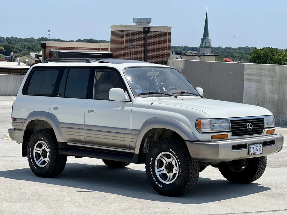 1996 Lexus LX 1st Gen - Image 19 of 31