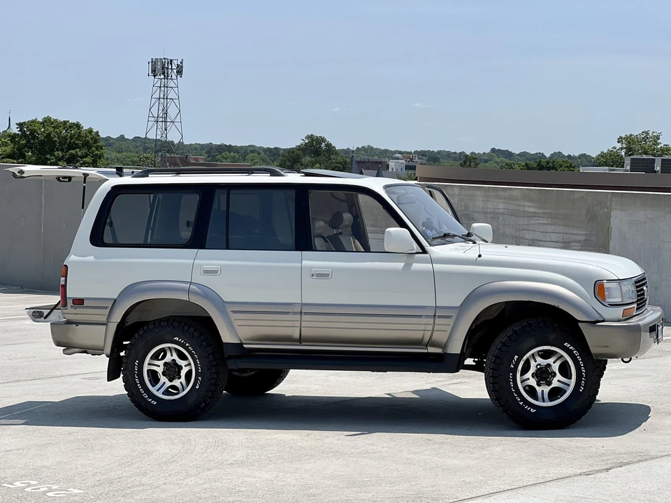 1996 Lexus LX 1st Gen - Image 16 of 31