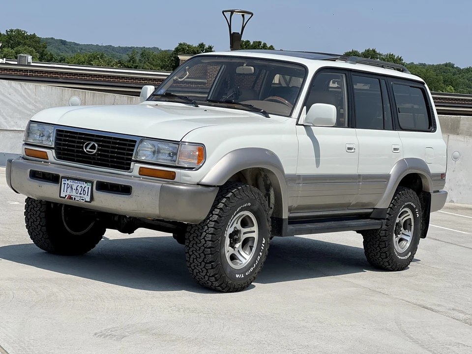 1996 Lexus LX 1st Gen - Image 4 of 31