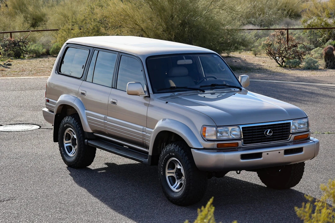 1996 Lexus LX 1st Gen - Image 12 of 31