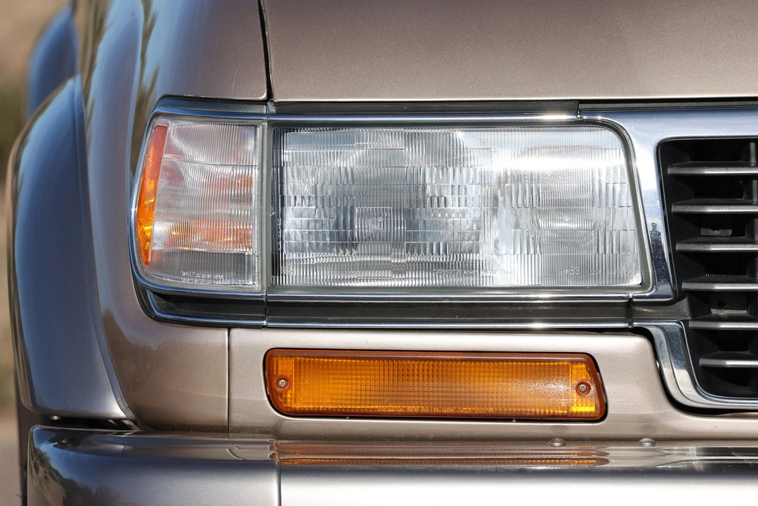 1996 Lexus LX 1st Gen - Image 17 of 31