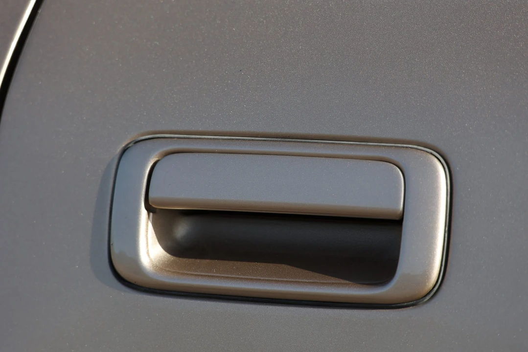 1996 Lexus LX 1st Gen - Image 22 of 31