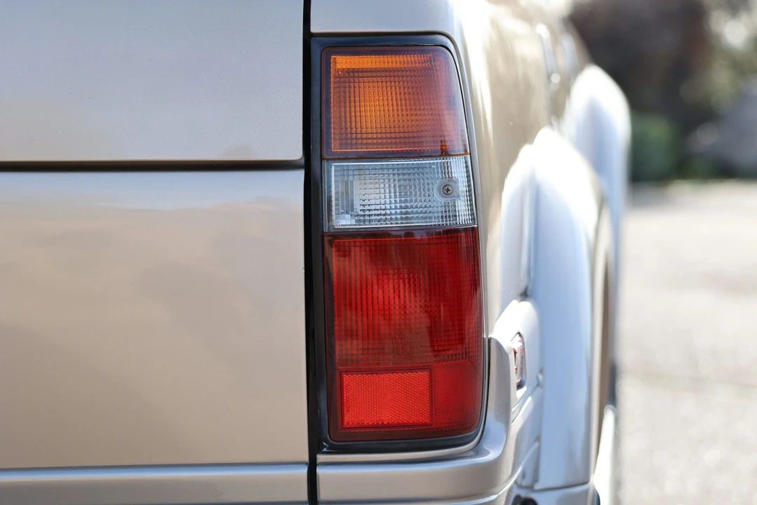 1996 Lexus LX 1st Gen - Image 18 of 31