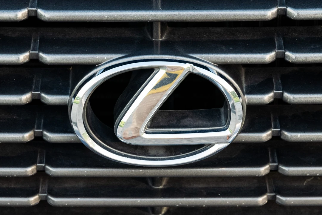 1996 Lexus LX 1st Gen - Image 26 of 31