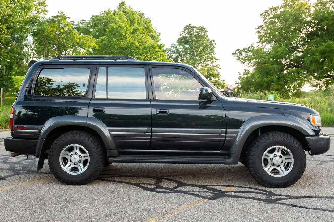 1996 Lexus LX 1st Gen - Image 5 of 31