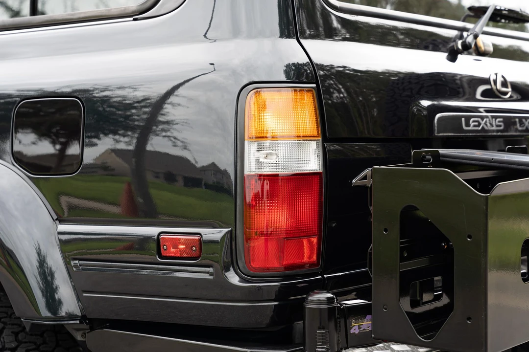 1996 Lexus LX 1st Gen - Image 30 of 31