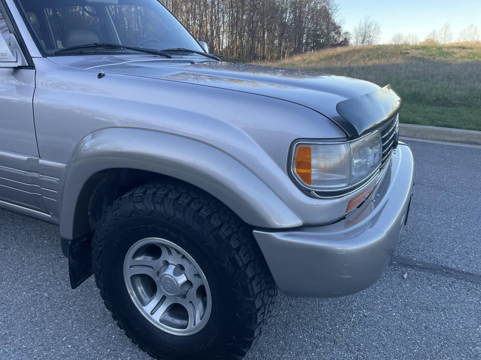 1996 Lexus LX 1st Gen - Image 19 of 31