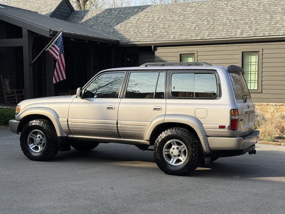 1996 Lexus LX 1st Gen - Image 13 of 31
