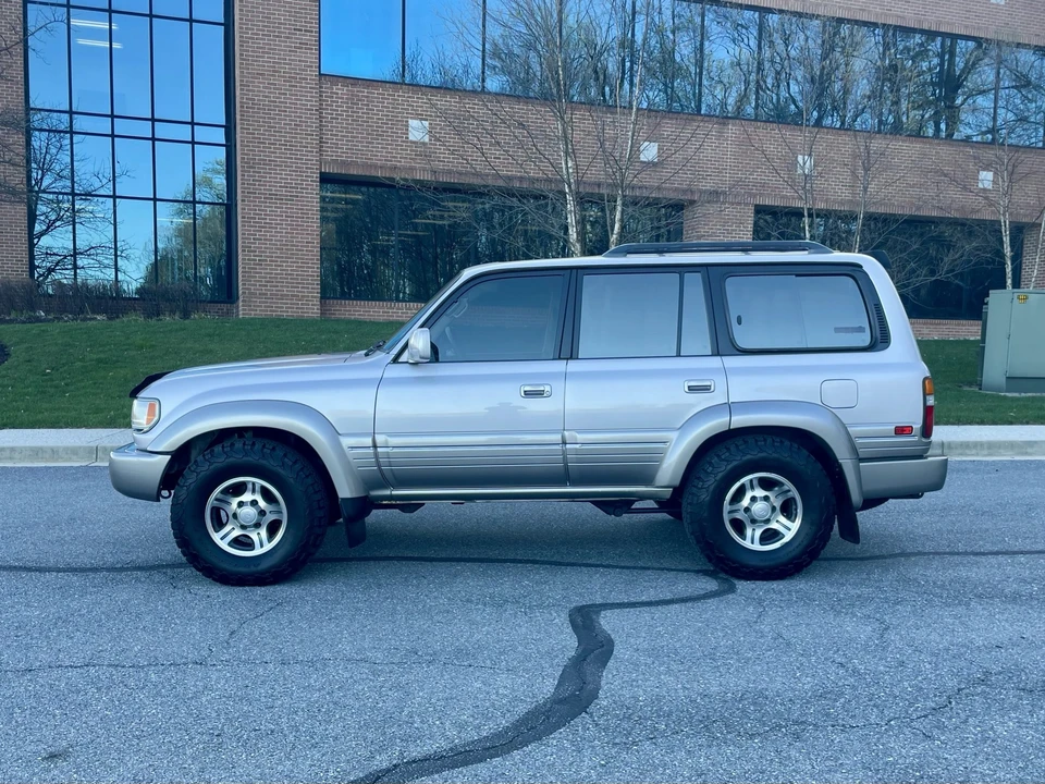 1996 Lexus LX 1st Gen - Image 18 of 31