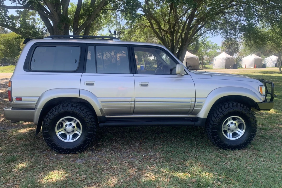 1996 Lexus LX 1st Gen - Image 9 of 31