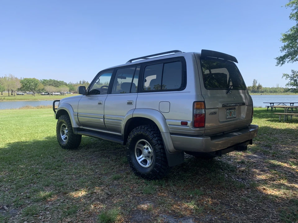 1996 Lexus LX 1st Gen - Image 17 of 31