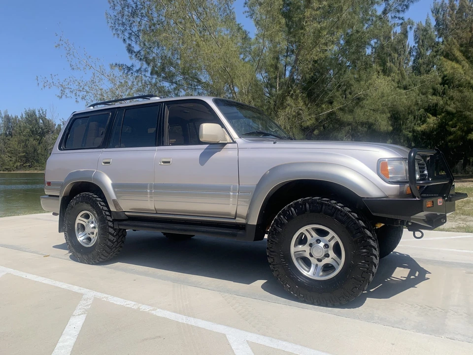 1996 Lexus LX 1st Gen - Image 21 of 31
