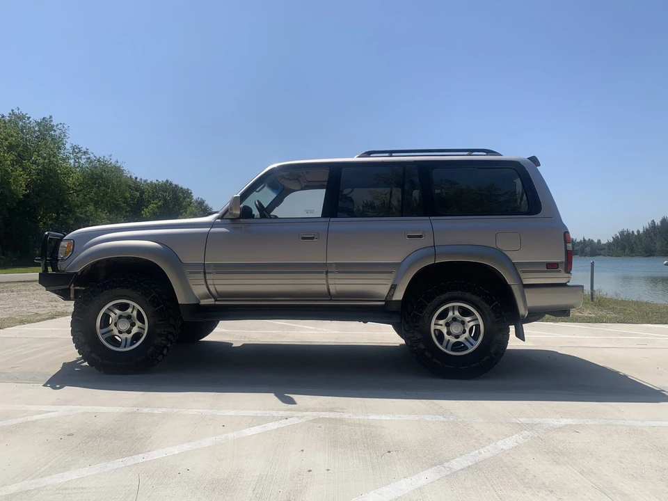 1996 Lexus LX 1st Gen - Image 18 of 31