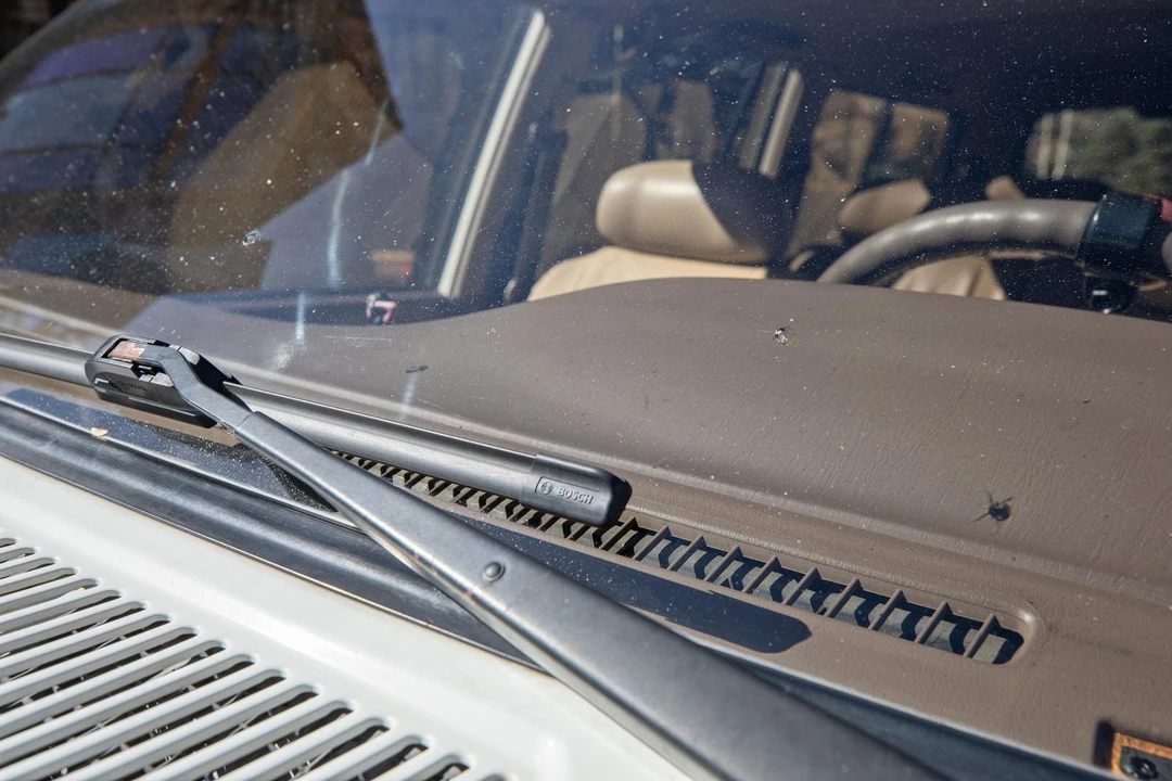 1996 Lexus LX 1st Gen - Image 24 of 31