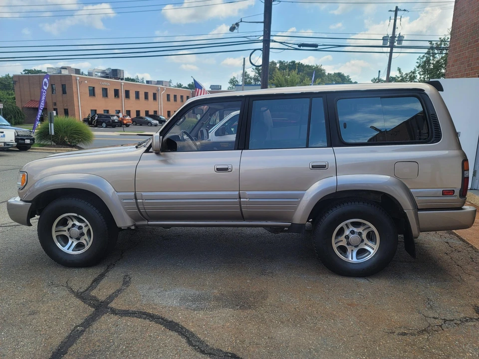 1996 Lexus LX 1st Gen - Image 3 of 31