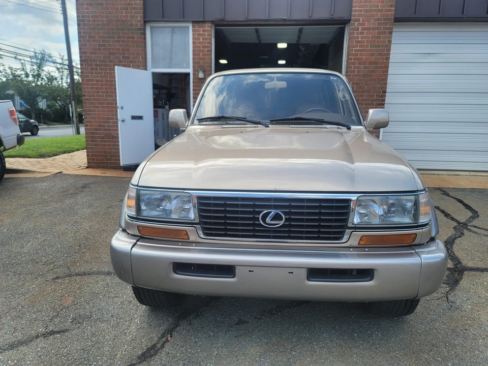 1996 Lexus LX 1st Gen - Image 10 of 31