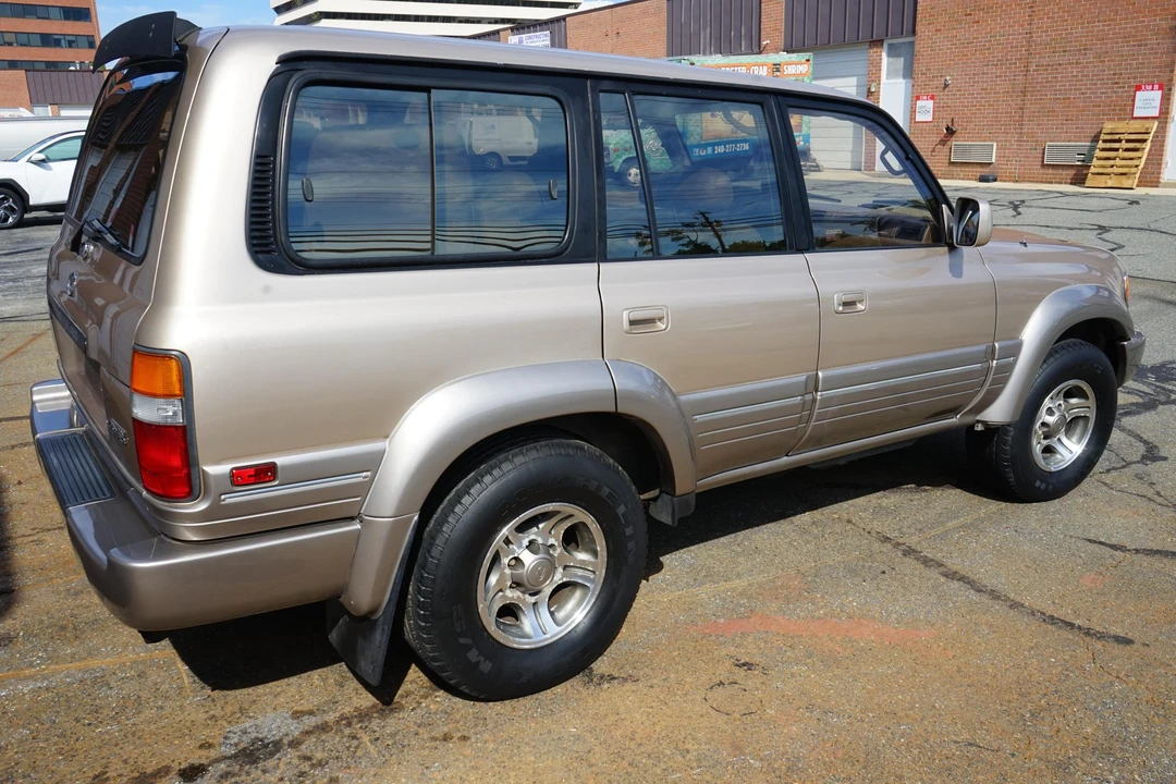 1996 Lexus LX 1st Gen - Image 19 of 31