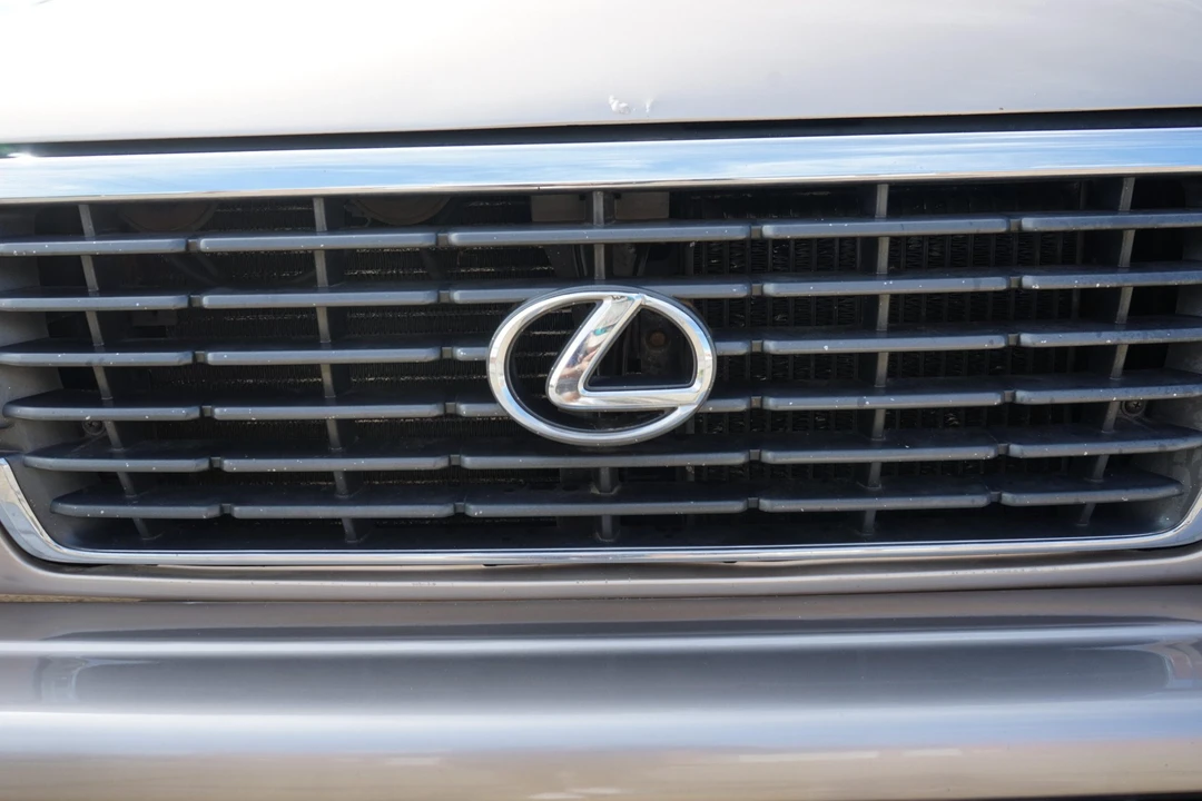 1996 Lexus LX 1st Gen - Image 28 of 31