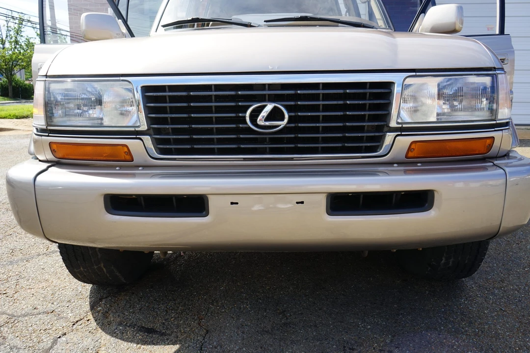 1996 Lexus LX 1st Gen - Image 26 of 31