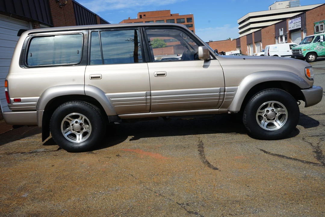1996 Lexus LX 1st Gen - Image 20 of 31