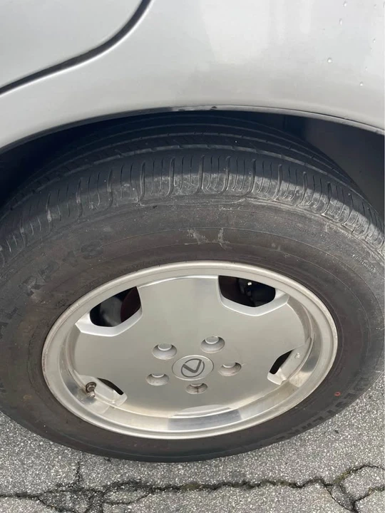 1996 Lexus ES 2nd Gen - Image 11 of 13