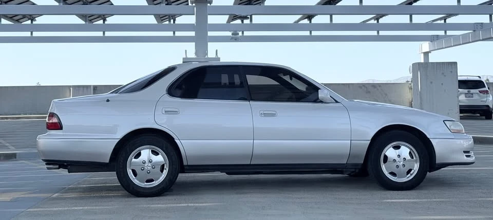1996 Lexus ES 2nd Gen - Image 7 of 10