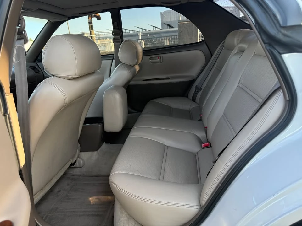1996 Lexus ES 2nd Gen - Image 9 of 10