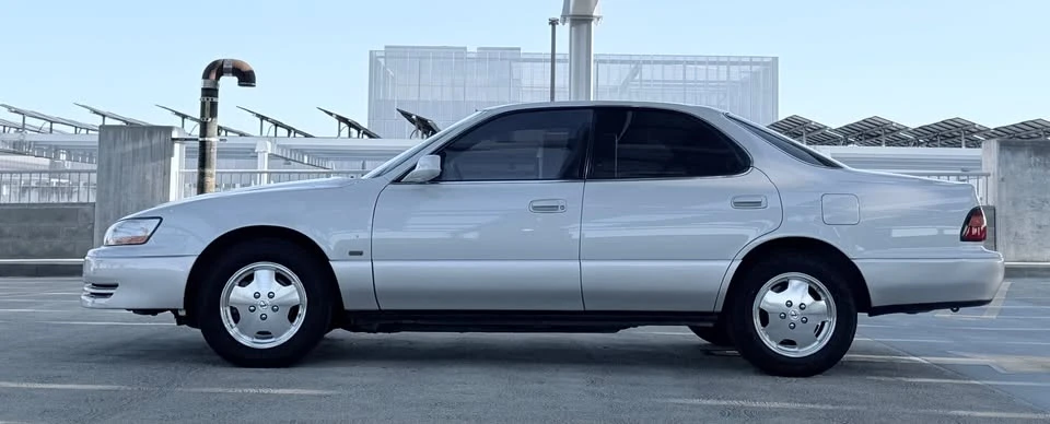 1996 Lexus ES 2nd Gen - Image 5 of 10