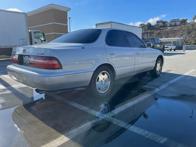 1996 Lexus ES 1st Gen - Image 10 of 20