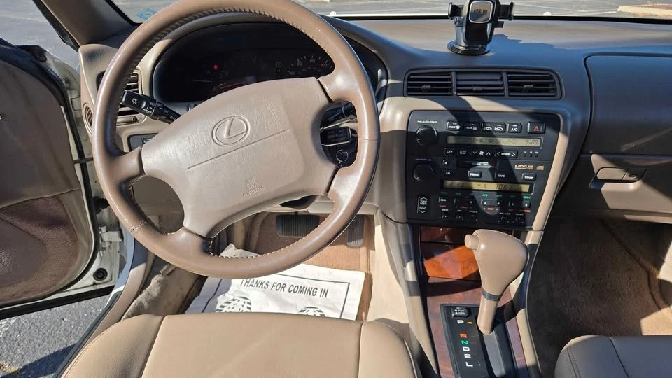 1996 Lexus ES 2nd Gen - Image 4 of 20
