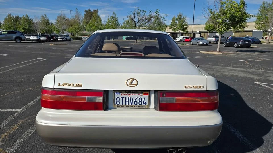 1996 Lexus ES 2nd Gen - Image 5 of 20