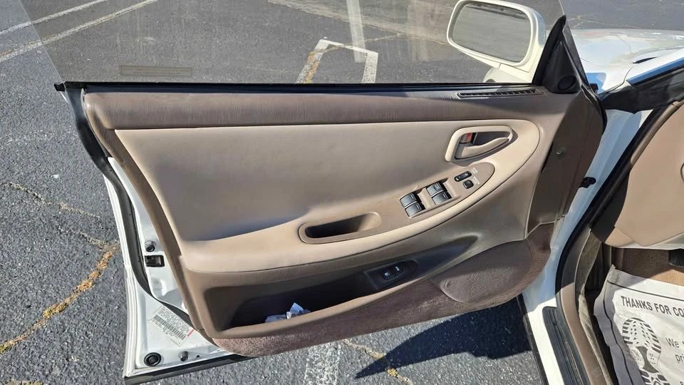 1996 Lexus ES 2nd Gen - Image 13 of 20