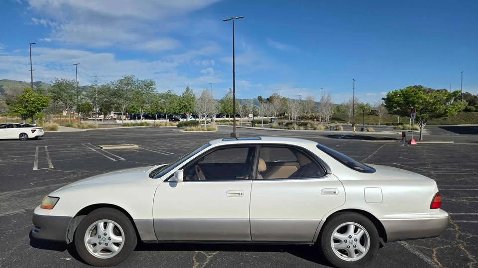 1996 Lexus ES 2nd Gen - Image 3 of 20