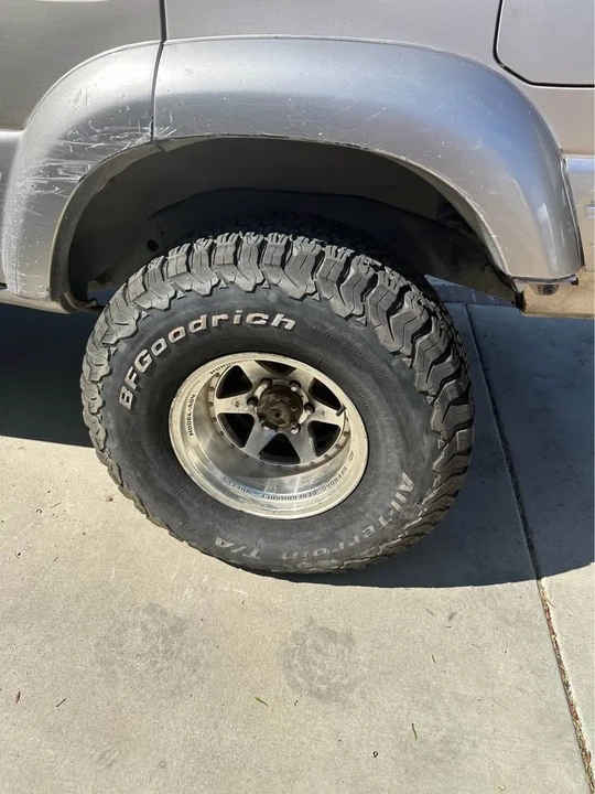 1996 Lexus LX 1st Gen - Image 4 of 10