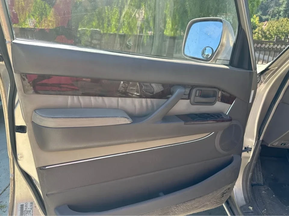 1996 Lexus LX 1st Gen - Image 9 of 10