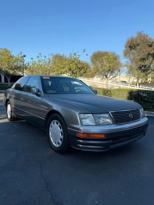 1996 Lexus LS 2nd Gen - Image 2 of 9