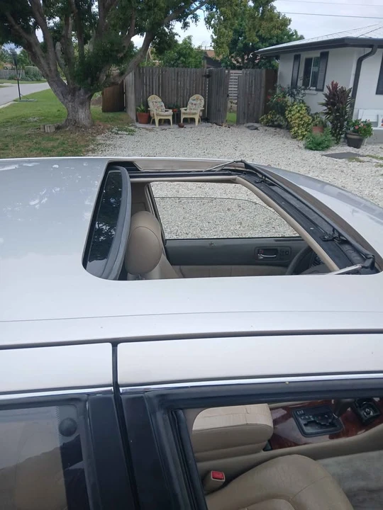 1996 Lexus LS 2nd Gen - Image 4 of 7