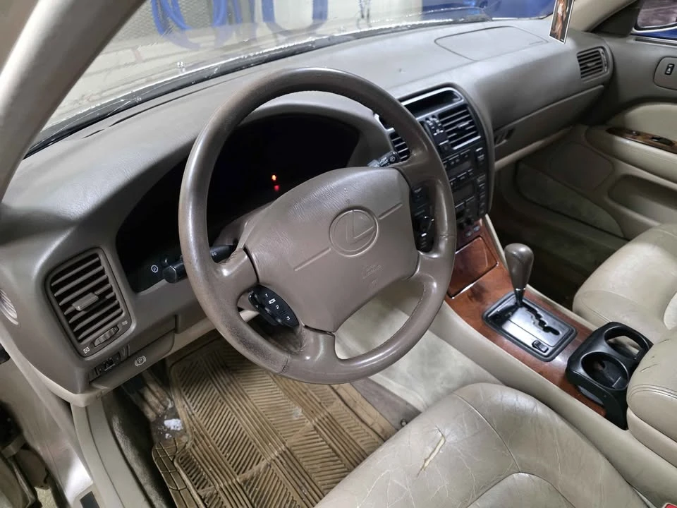 1996 Lexus LS 2nd Gen - Image 11 of 13