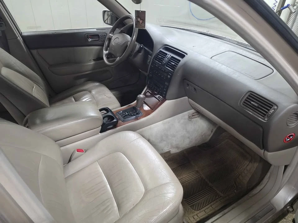 1996 Lexus LS 2nd Gen - Image 8 of 13