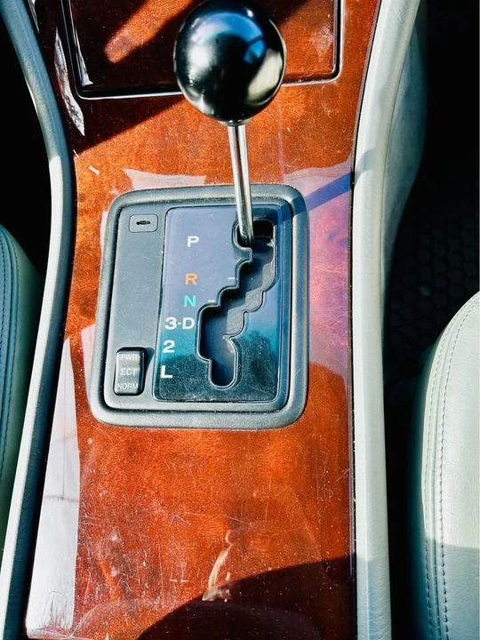 1996 Lexus LS 2nd Gen - Image 7 of 10