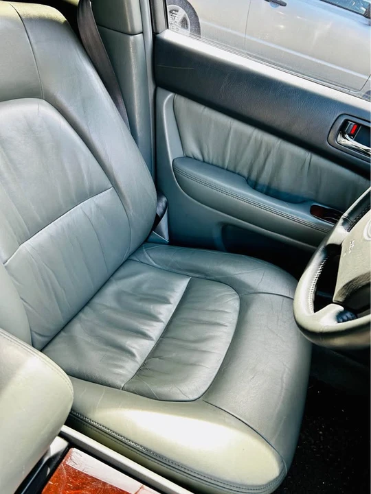1996 Lexus LS 2nd Gen - Image 6 of 10