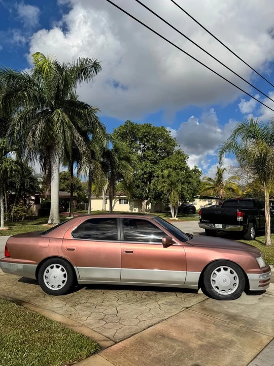 1996 Lexus LS 2nd Gen - Image 4 of 12