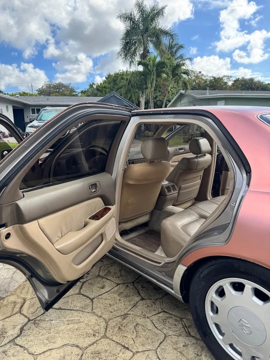 1996 Lexus LS 2nd Gen - Image 6 of 12