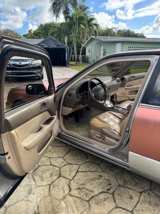 1996 Lexus LS 2nd Gen - Image 11 of 12