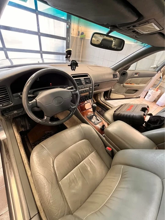 1996 Lexus LS 2nd Gen - Image 12 of 16