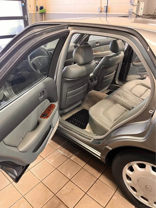 1996 Lexus LS 2nd Gen - Image 13 of 16