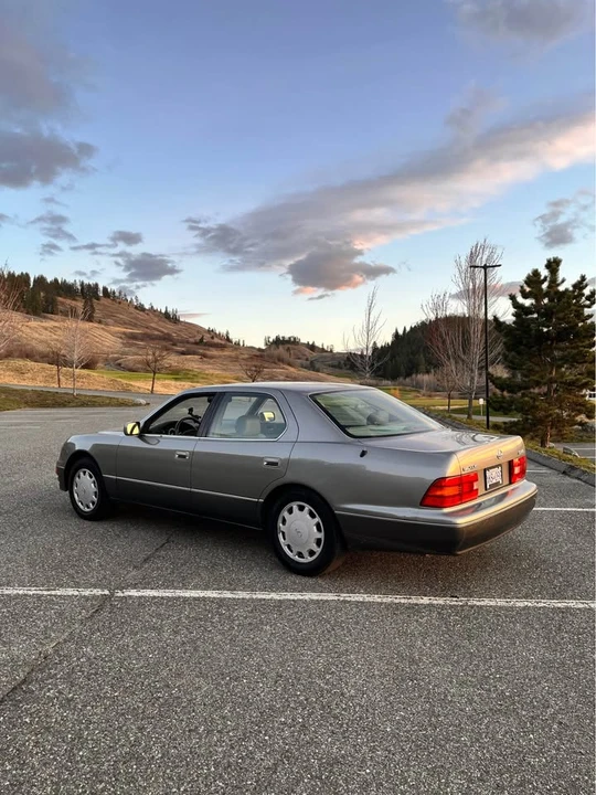 1996 Lexus LS 2nd Gen - Image 3 of 16