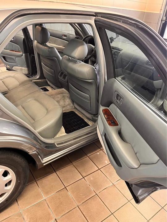 1996 Lexus LS 2nd Gen - Image 14 of 16