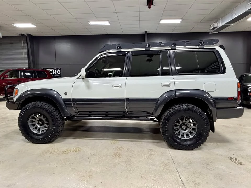 1996 Lexus LX 1st Gen - Image 11 of 20